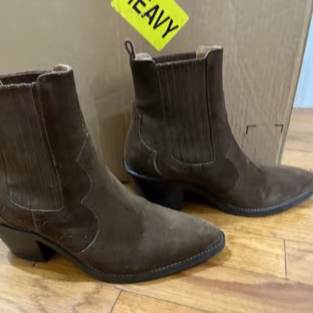 Sezane Dark Brown Western Boots